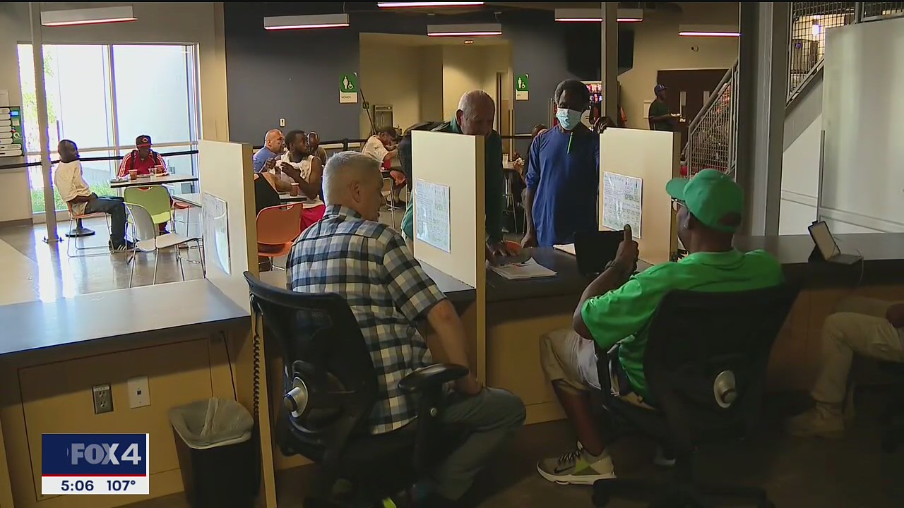 North Texas volunteers helping homeless residents, homebound elders stay cool during heatwave