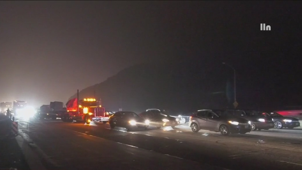 Fatal crash shuts down 405 Fwy in Sepulveda Pass