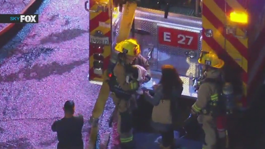 Fire breaks out at East Hollywood apartment