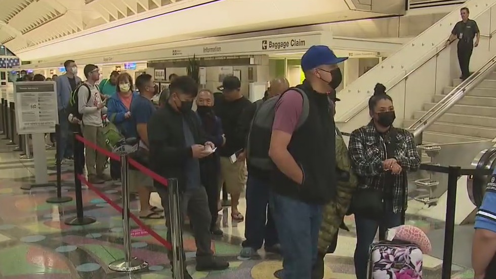 Memorial Day weekend travel rush underway