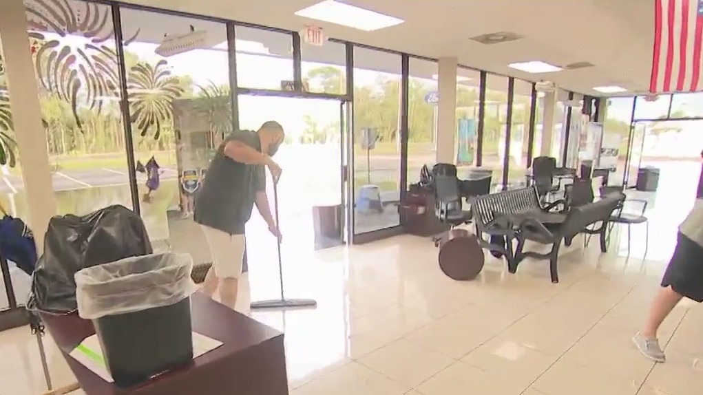 Crystal River residents recover from Idalia