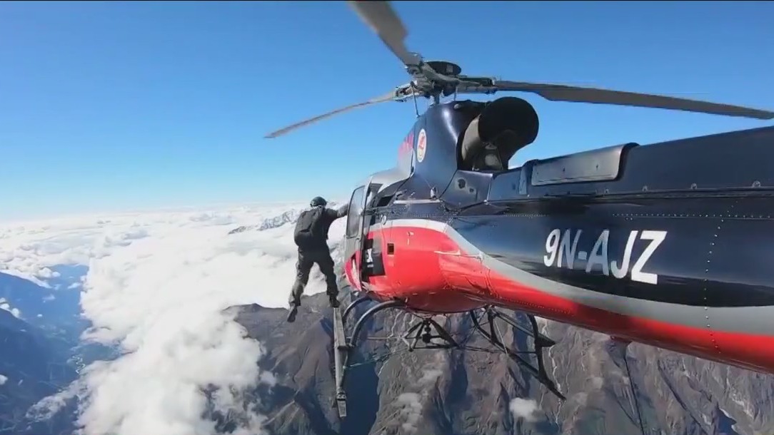 Record breaking 7 skydives on 7 continents in 7 days