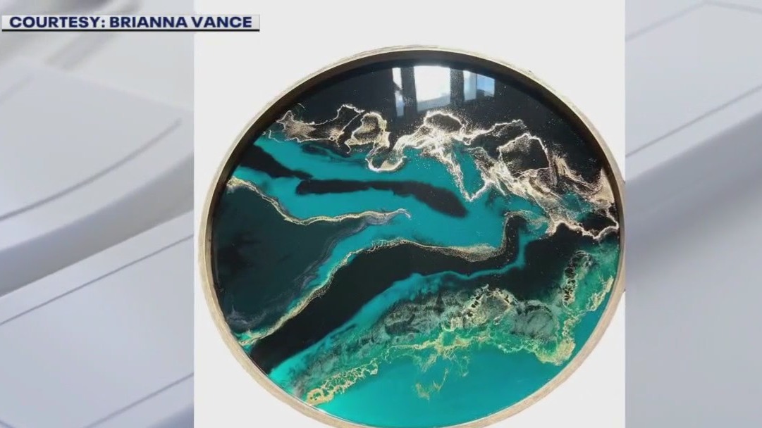 Austin artist's pieces stolen from bar