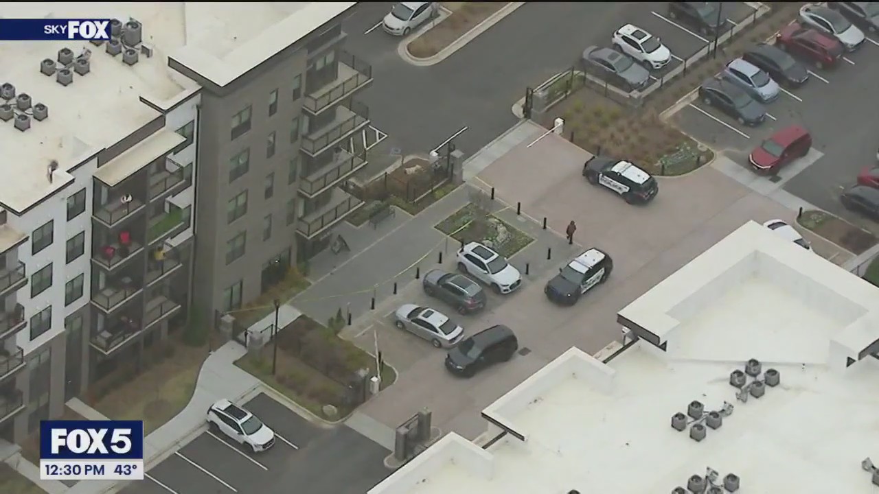 Manhunt for shooter at apartment complex