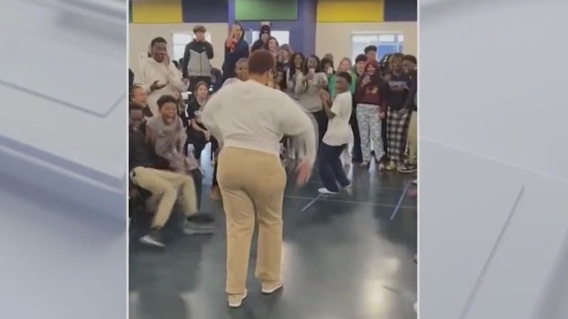Florida teacher goes viral in epic dance-off with student