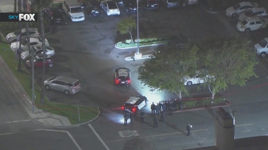 Police shoot stabbing suspect at Long Beach strip mall