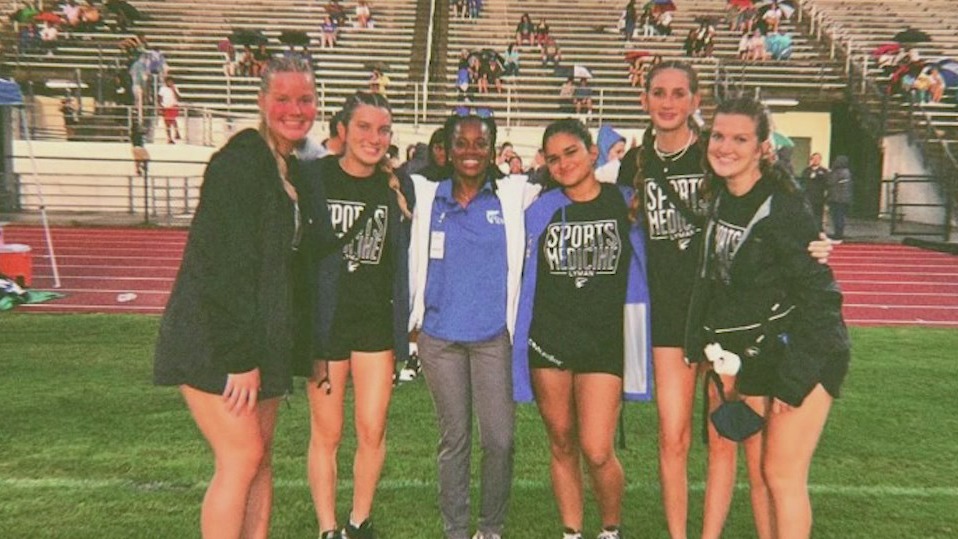 Lyman High School football team rallies behind trainer diagnosed with leukemia