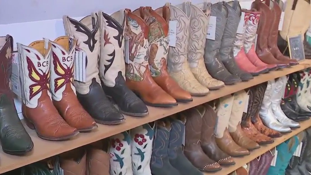 Cowboy Christmas shopping in Round Top