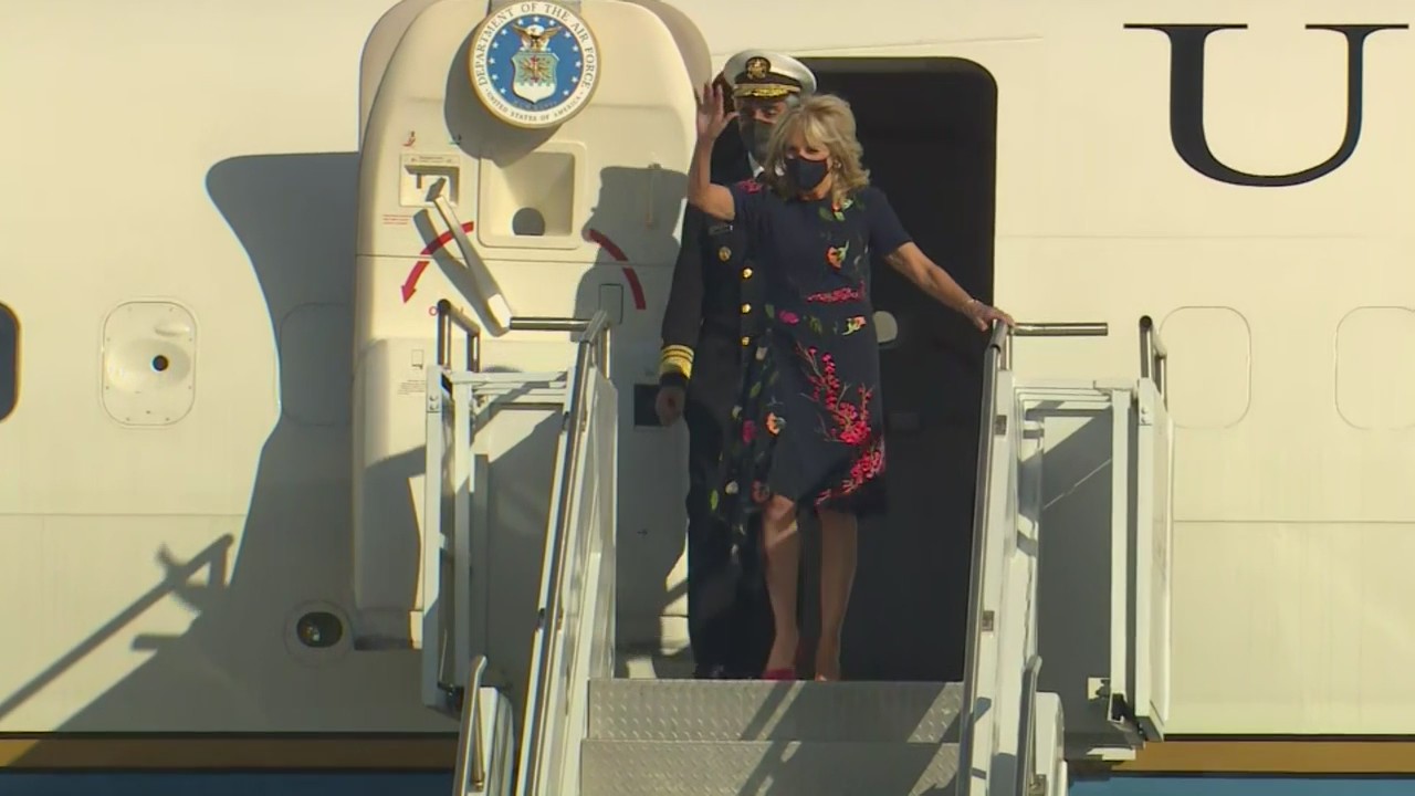 FLOTUS flight lands in Houston