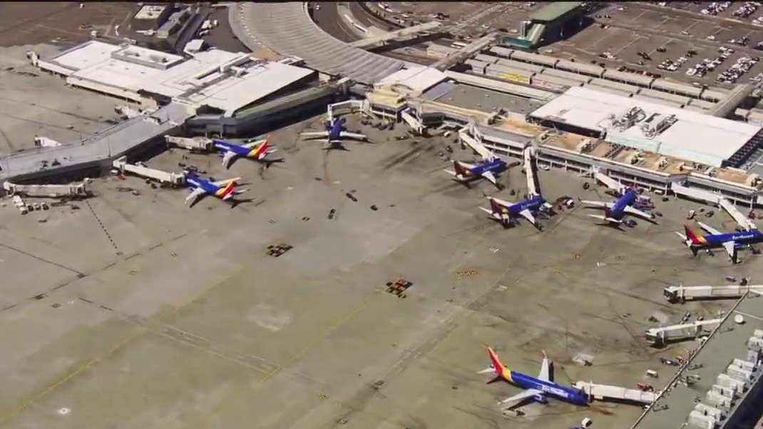 Port of Oakland considers possible name change for airport