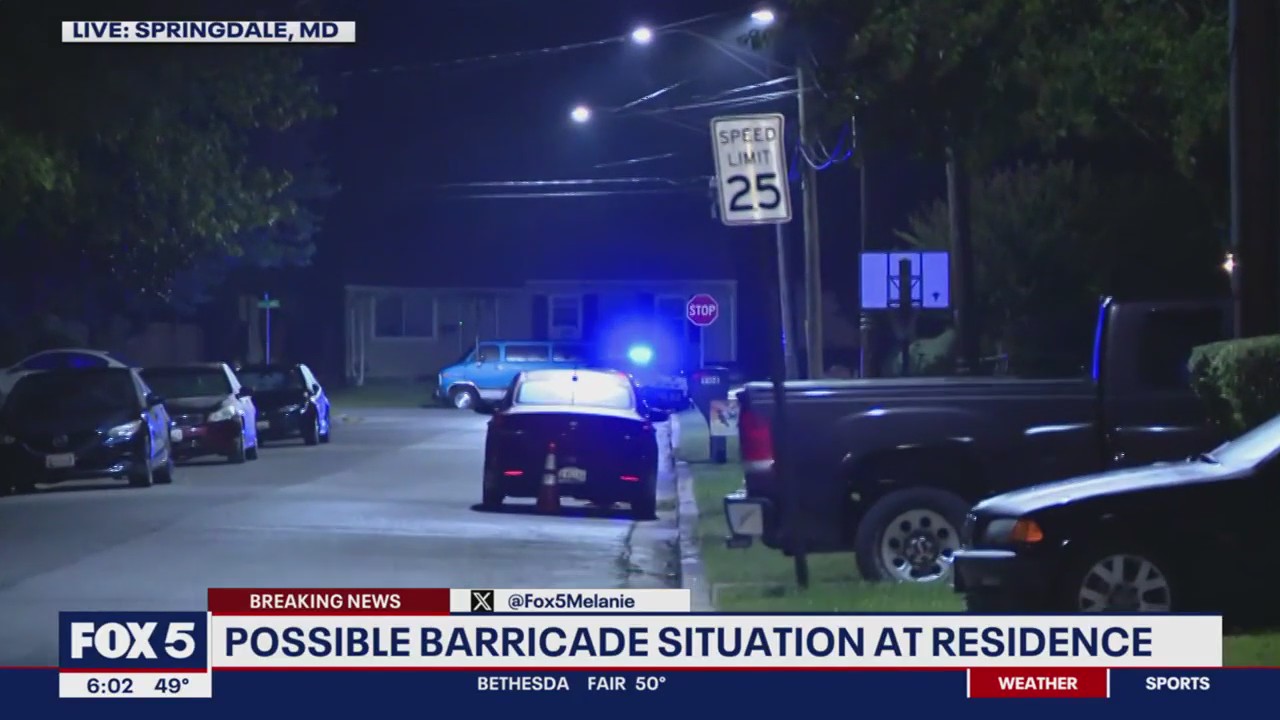 Police respond to possible barricade in Prince George's County