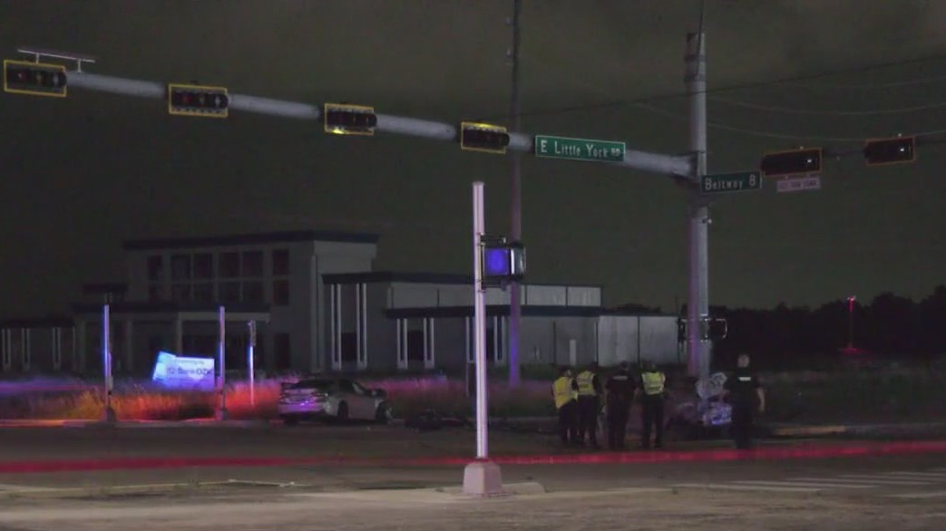 2 teens dead after fiery Harris County crash