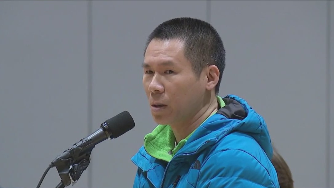 'You have to have a limit, you have to say no': Chicago residents speak out against migrants