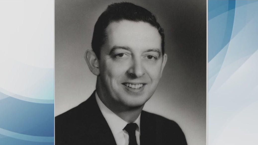 Former Santa Monica mayor dies in plane crash