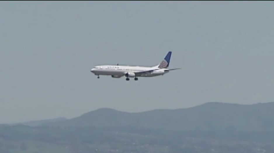Pilot miscommunication caused United plane to nearly drop into ocean