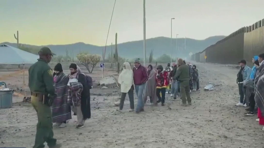 Border crisis: 100s waiting for processing