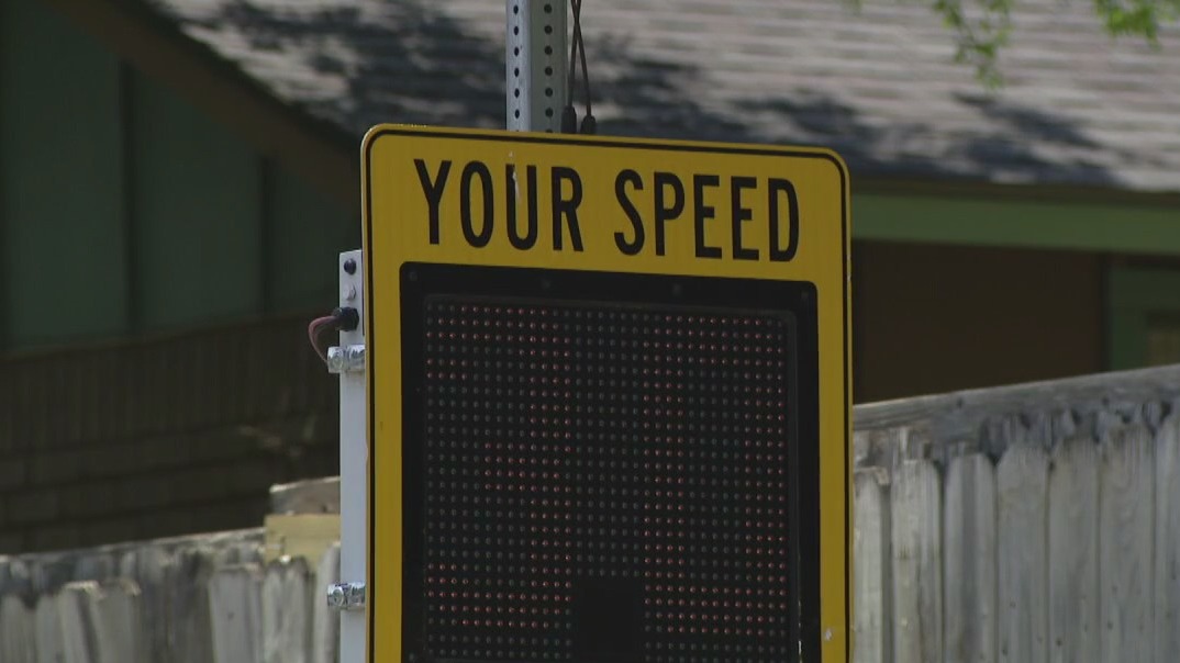 City of Austin votes to place more 'dynamic speed display devices'