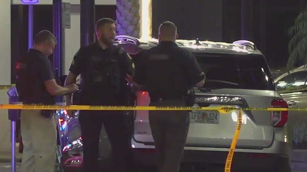 Orlando police shoot, kill man overnight
