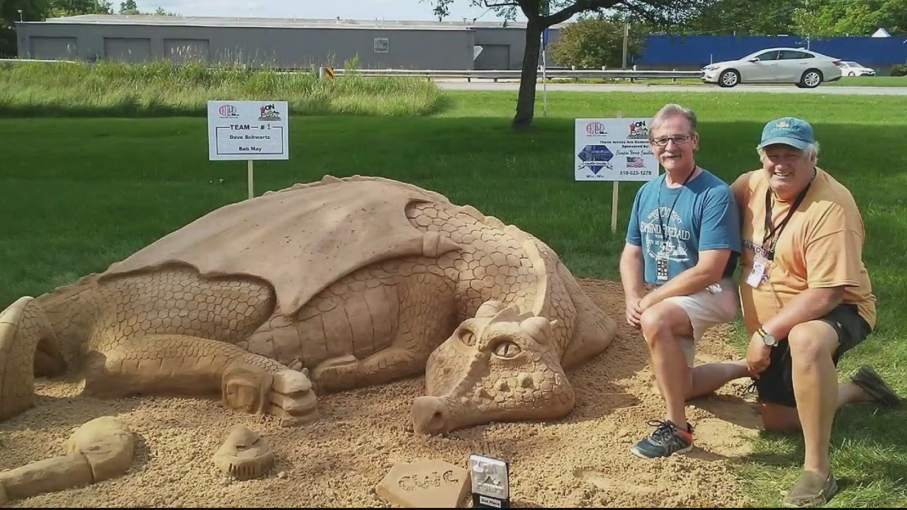 Blue Water Sandfest features sculptors competing with works of art