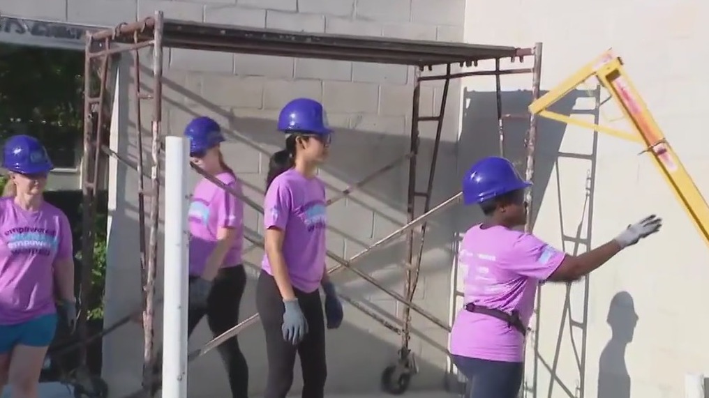 Women build for Habitat for Humanity