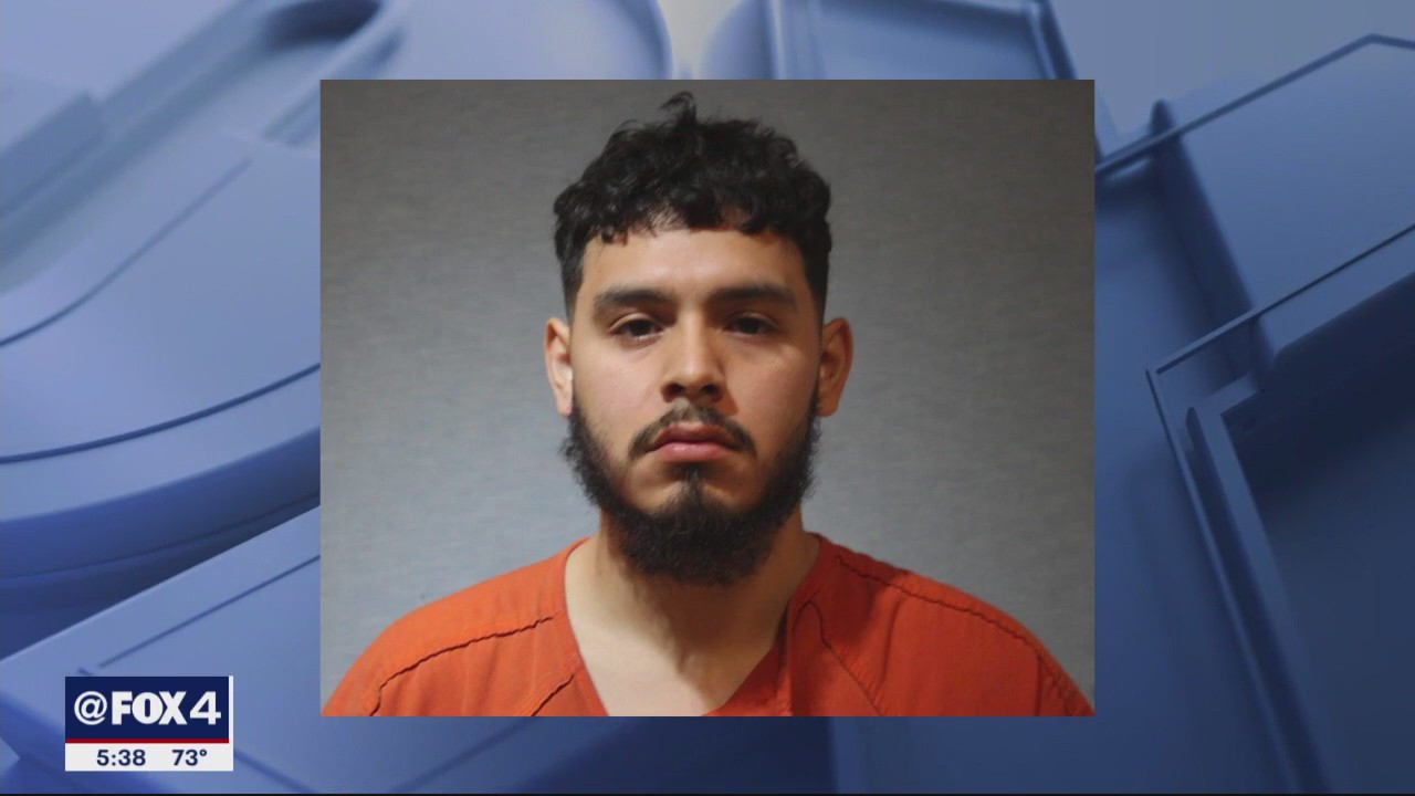 Dallas man was texting while driving in crash that killed 2 in Garland, police say