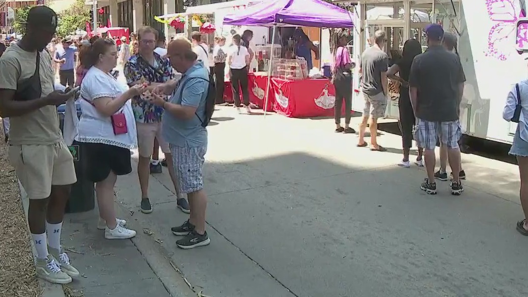 Downtown sparkles for crowds on July 4th weekend