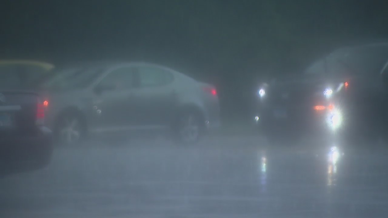 Severe weather barrels through Chicago area