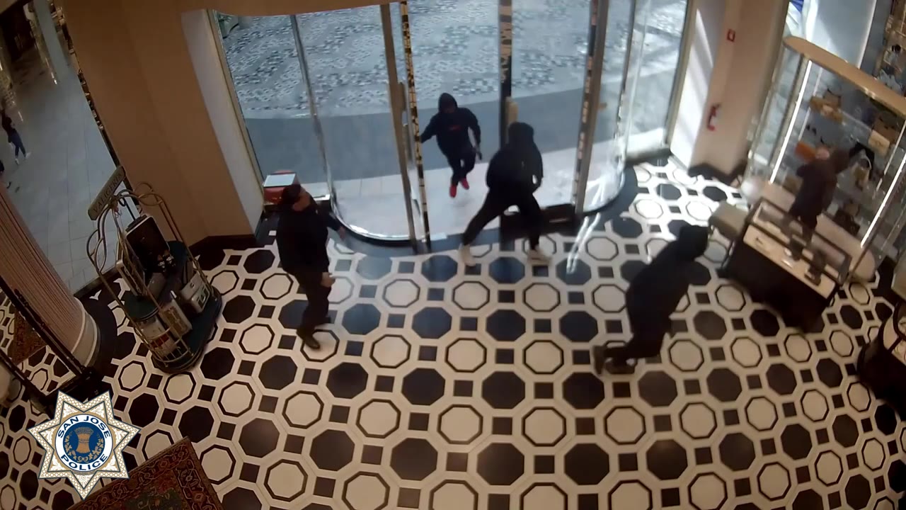 Thieves steal $50K in Gucci merchandise from San Jose store