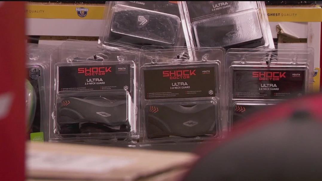 IIHF mandating neck guards for hockey