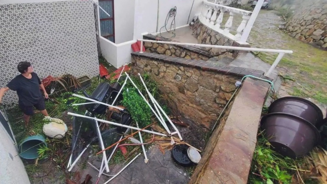 Riverview couple rides out storm in Acapulco
