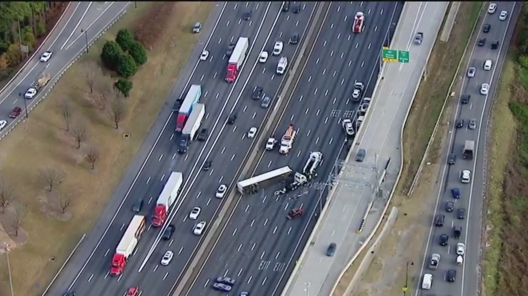 Multi-vehicle crash shuts down I-75 SB