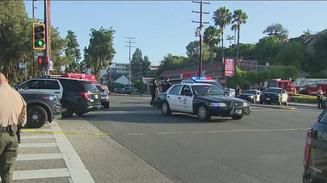 2 killed, 5 shot at San Pedro park