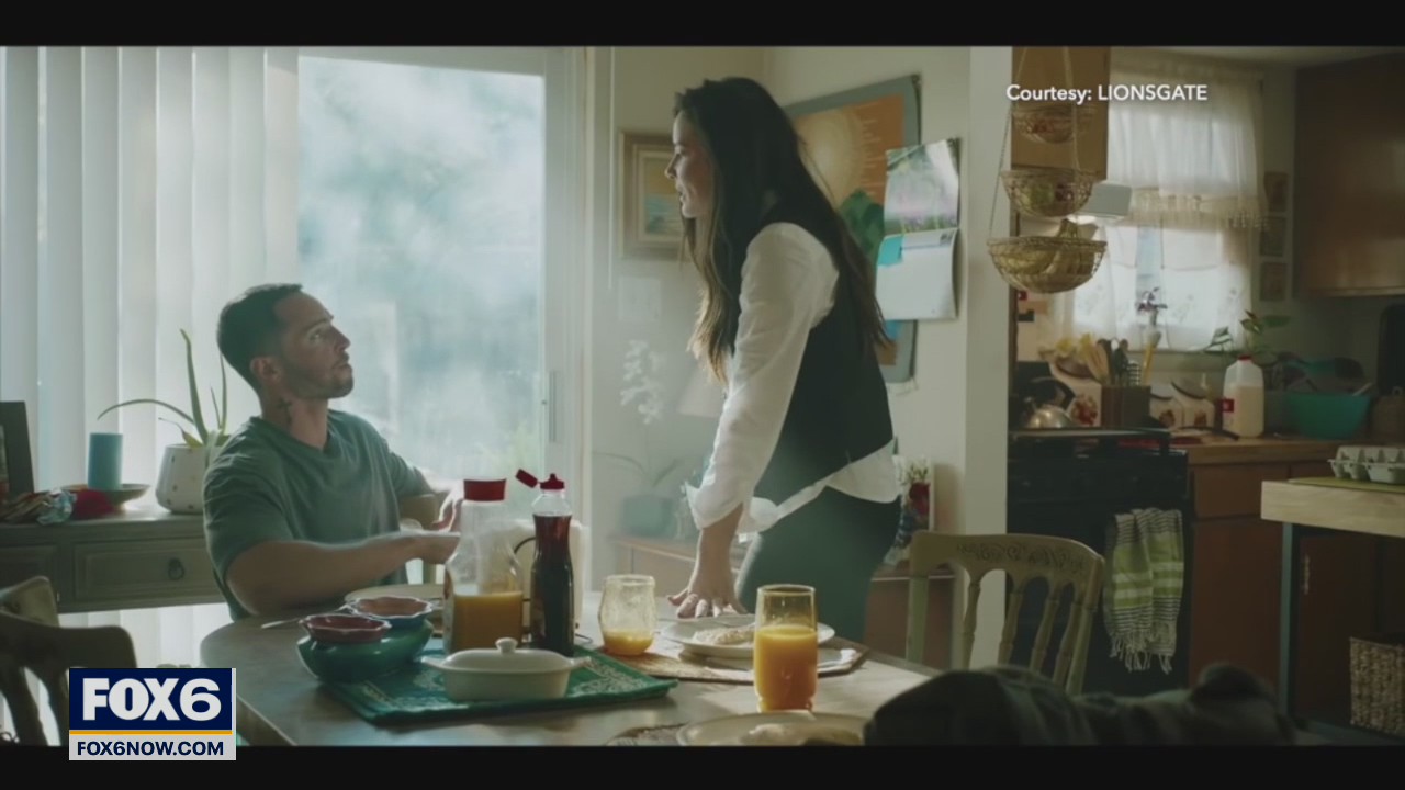 Gino talks with stars of Gateway