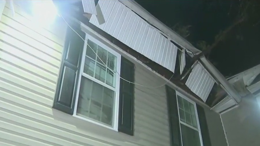 Trees fall on southwest Atlanta apartment
