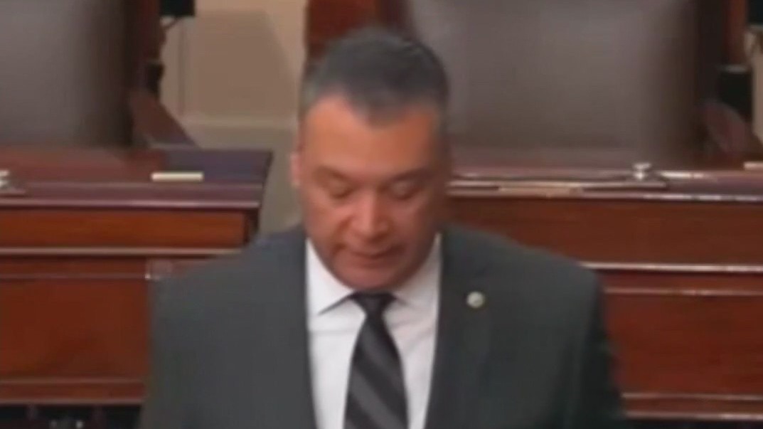Alex Padilla pays emotional tribute to Dianne Feinstein