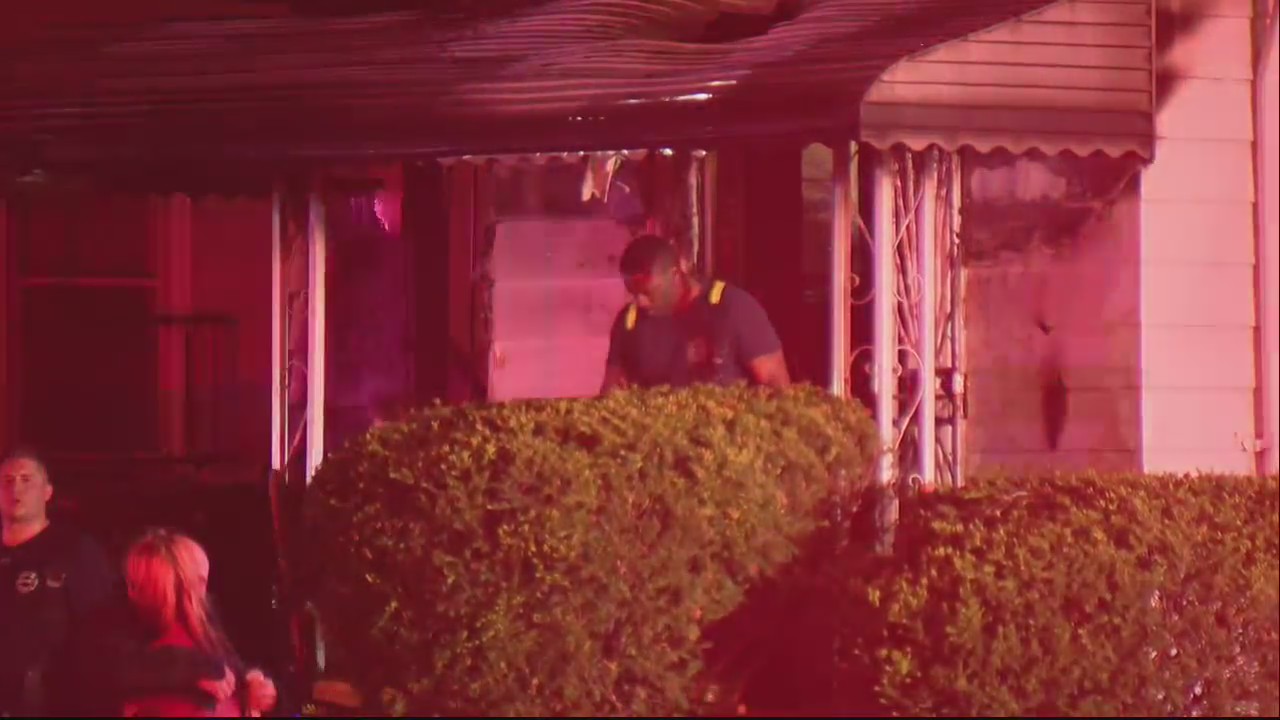 Residents describe moments leading up to escaping house fire by jumping out window
