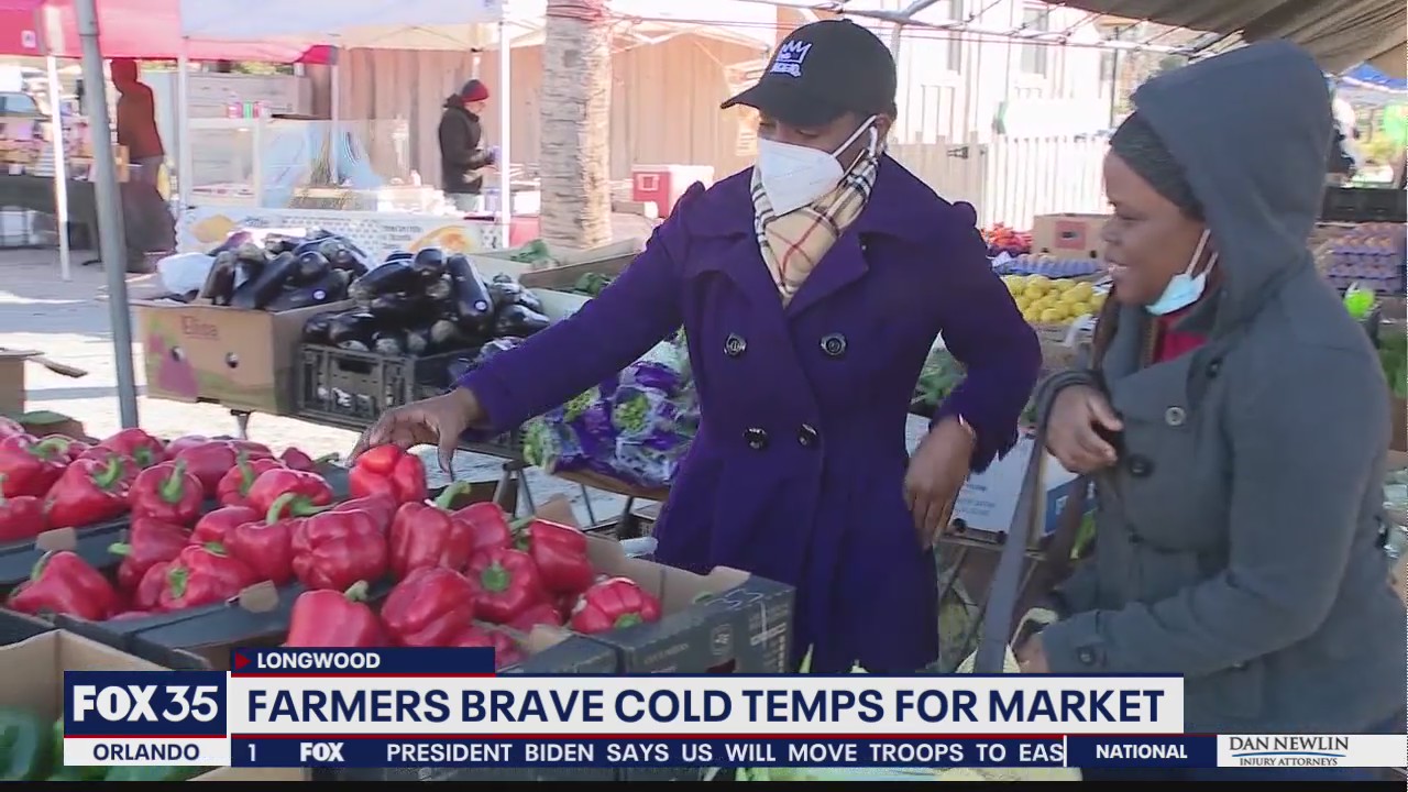 Shoppers head out in cold temps to support small businesses