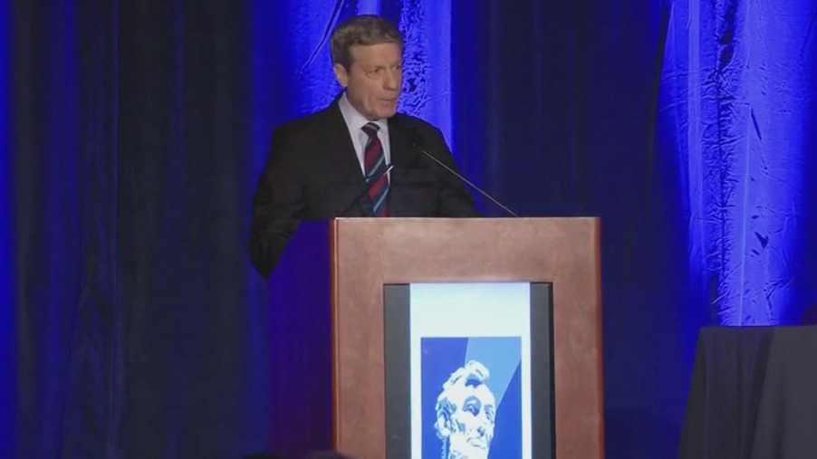 FOX 32's Corey McPherrin emceeing prestigious Lincoln Leadership Prize Ceremony