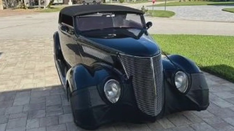 1937 Ford Cabriolet