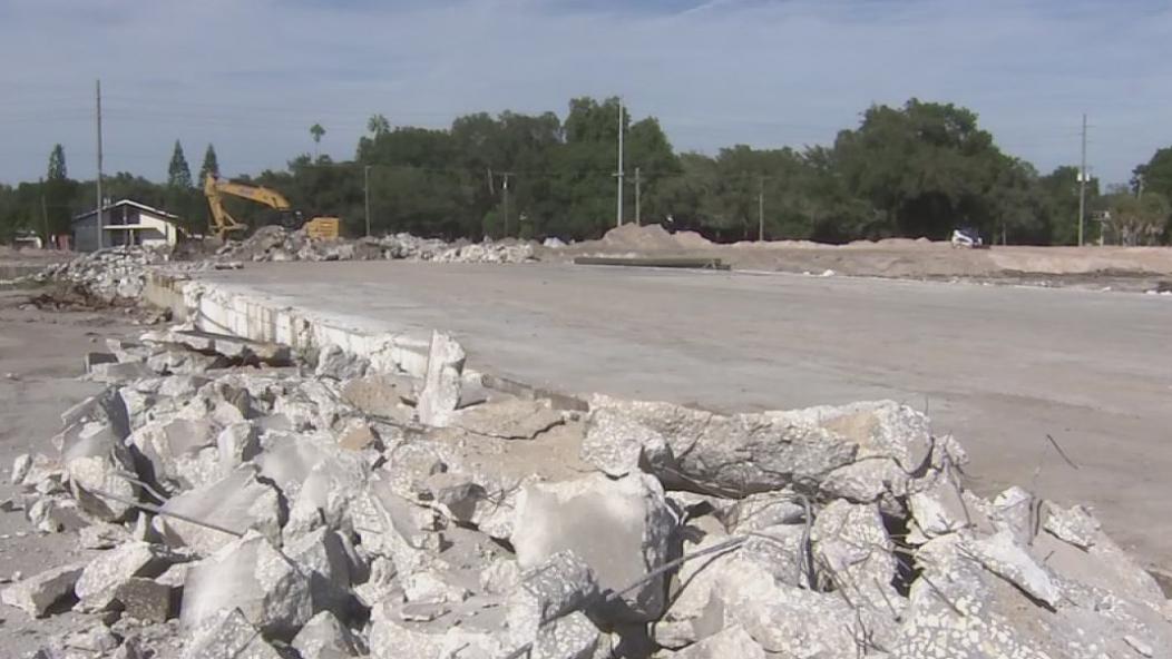 Crews clear Hanna Ave lot for Tampa's new city center building