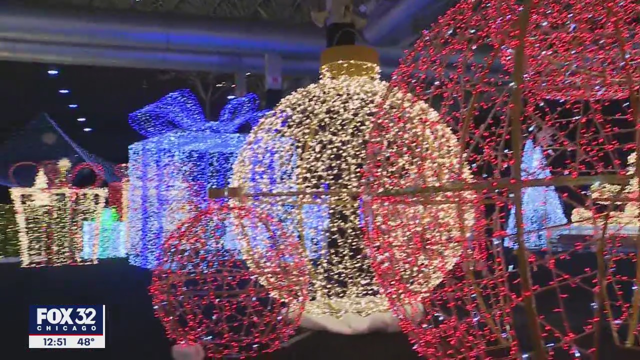 'Light up the Lake' indoor light show opens at Navy Pier