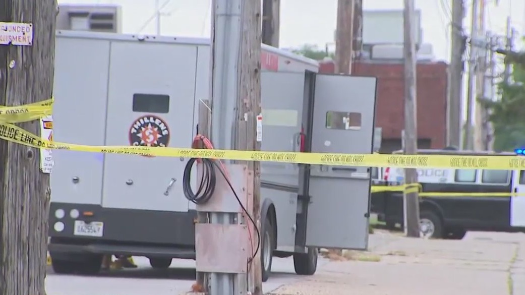 Armored car guard shot during robbery; 79th and Capitol