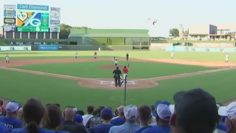 UIL state baseball tournament underway amid heat wave