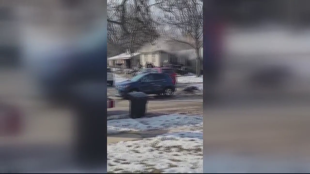 4 children, 2 adults injured after house fire in Detroit