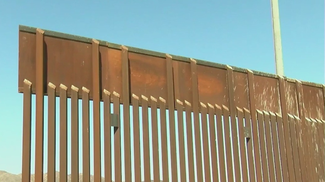 White House announces plan to fill holes in border wall