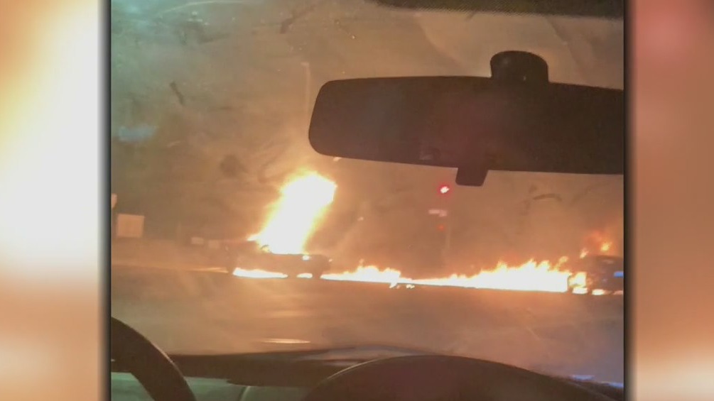 2 dead after fiery crash in Woodland Hills