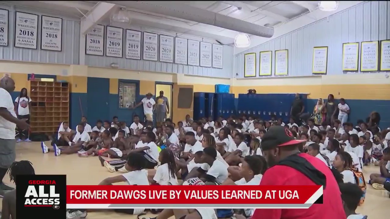 UGA players give back to community