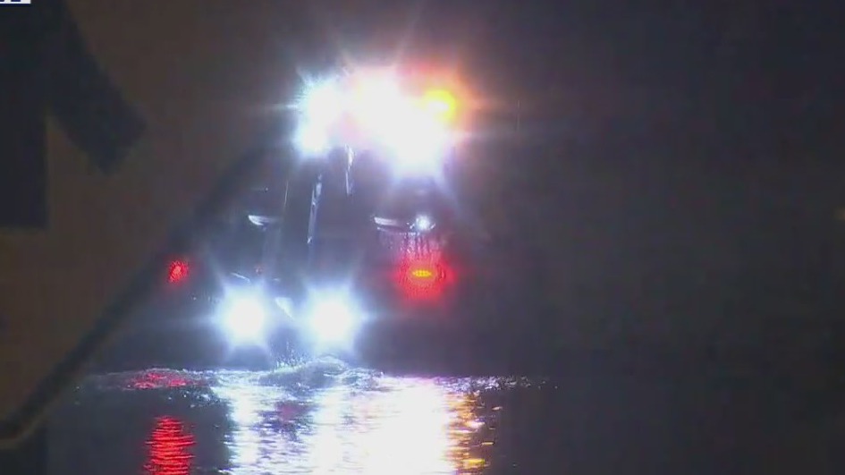 Flooding shuts down highway in Fremont