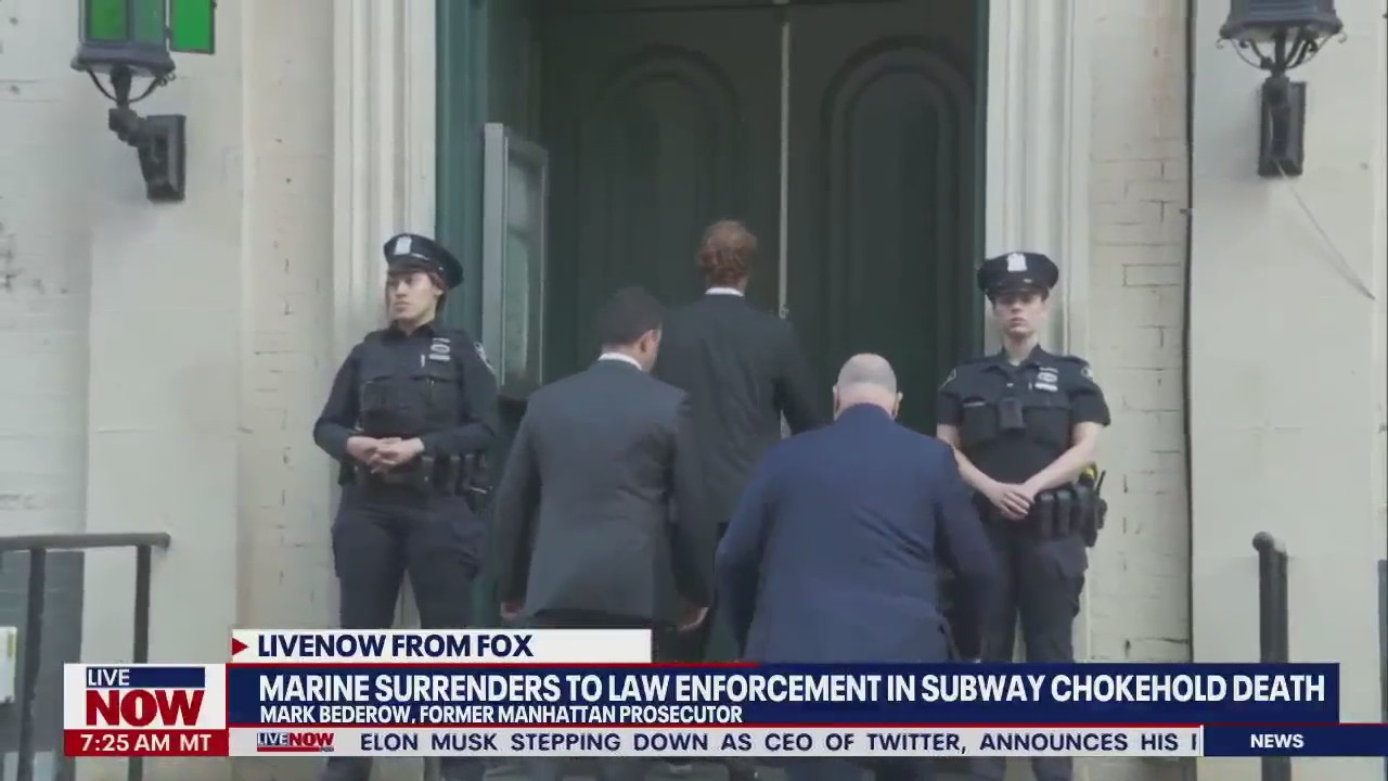 Marine surrenders in NYC subway choking death