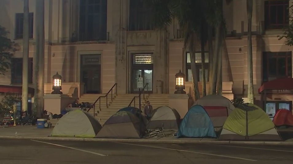 Rent control protest ahead of St. Pete City Council meeting